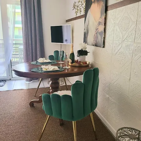 公寓 Traumhaftes In Nur 200m Vom Maggiore Entfernt *