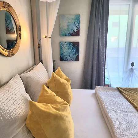 公寓 Traumhaftes In Nur 200m Vom Maggiore Entfernt